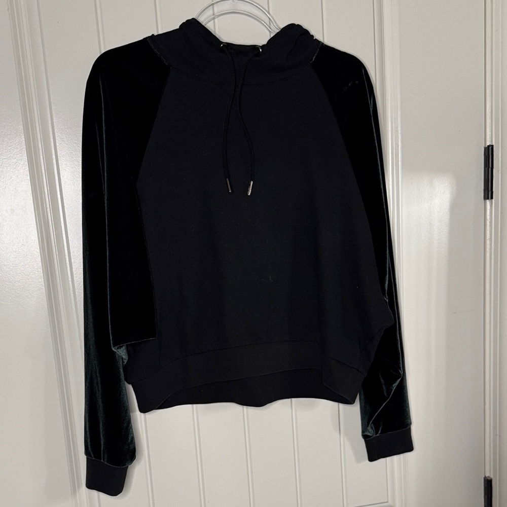 Elegant Black Velvet Women's Hoodie